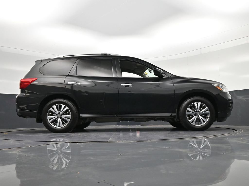 Used 2019 Nissan Pathfinder S image 32