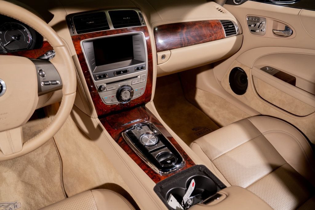 Used 2010 Jaguar XK Convertible RWD image 20