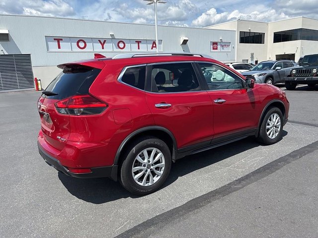 Used 2017 Nissan Rogue SV w/ SV Premium Package AWD/4WD image 8