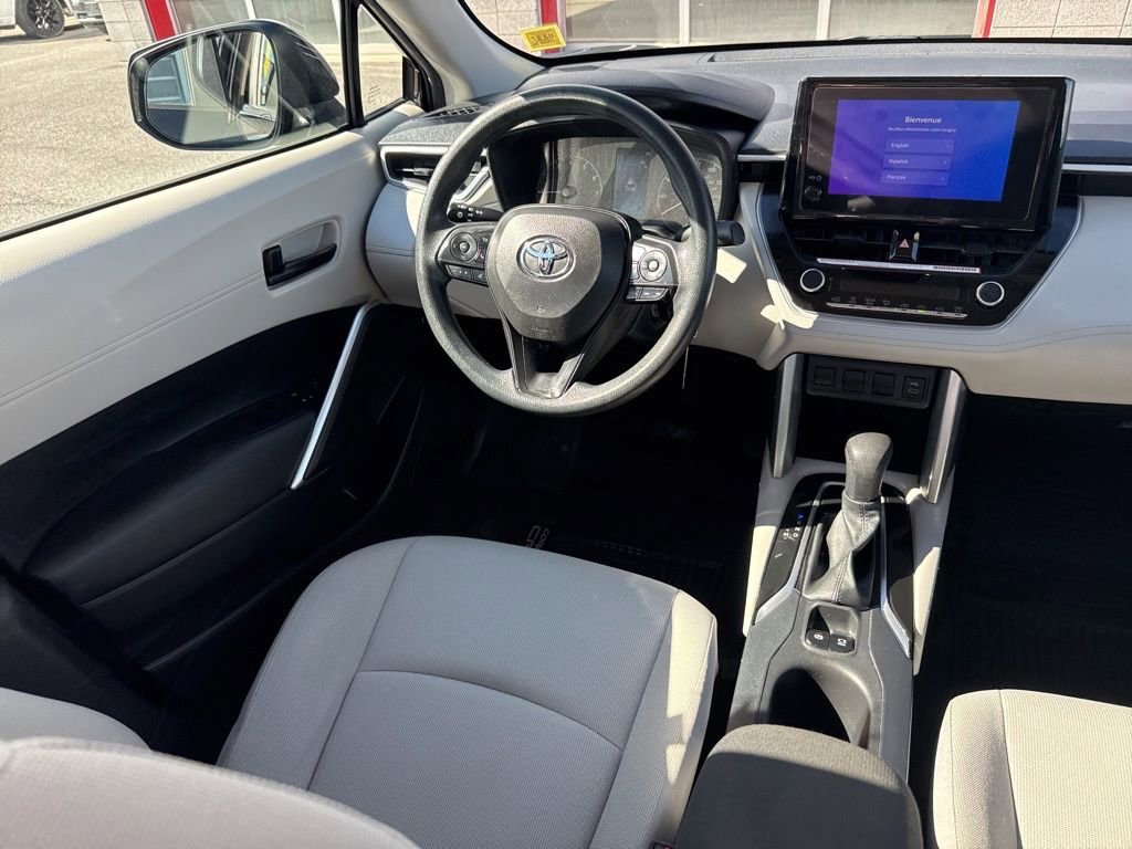 Used 2023 Toyota Corolla Cross L image 11