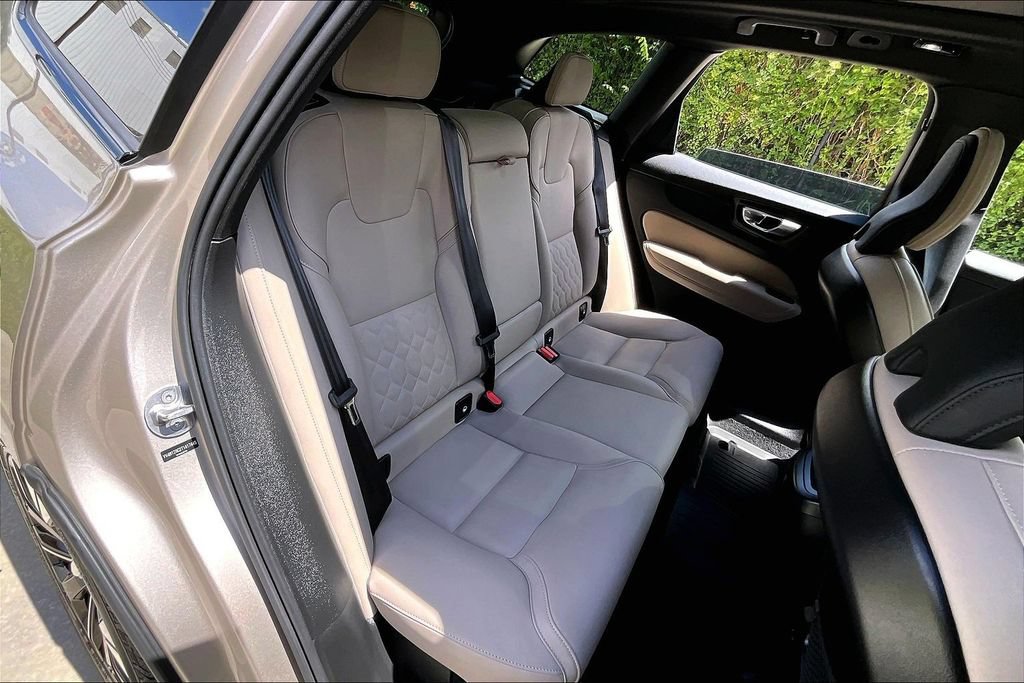 Certified 2026 Volvo XC60 B5 Plus AWD/4WD image 37
