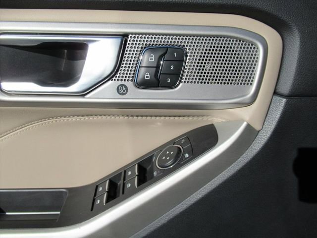 Used 2020 Ford Explorer Limited image 21