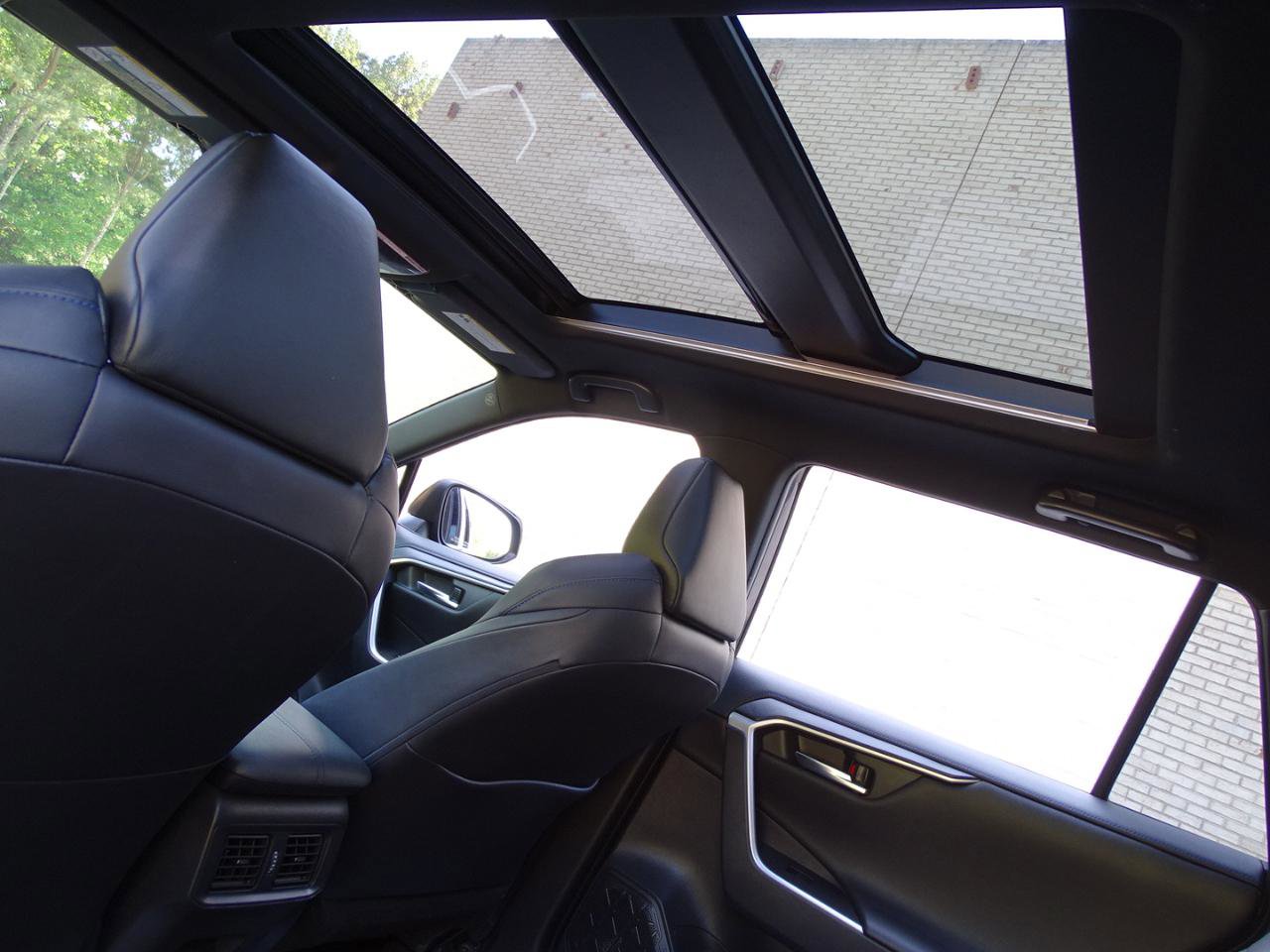 Used 2019 Toyota RAV4 XSE AWD/4WD image 23