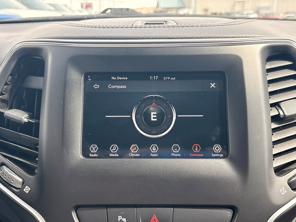 Used 2019 Jeep Cherokee Latitude Plus image 23