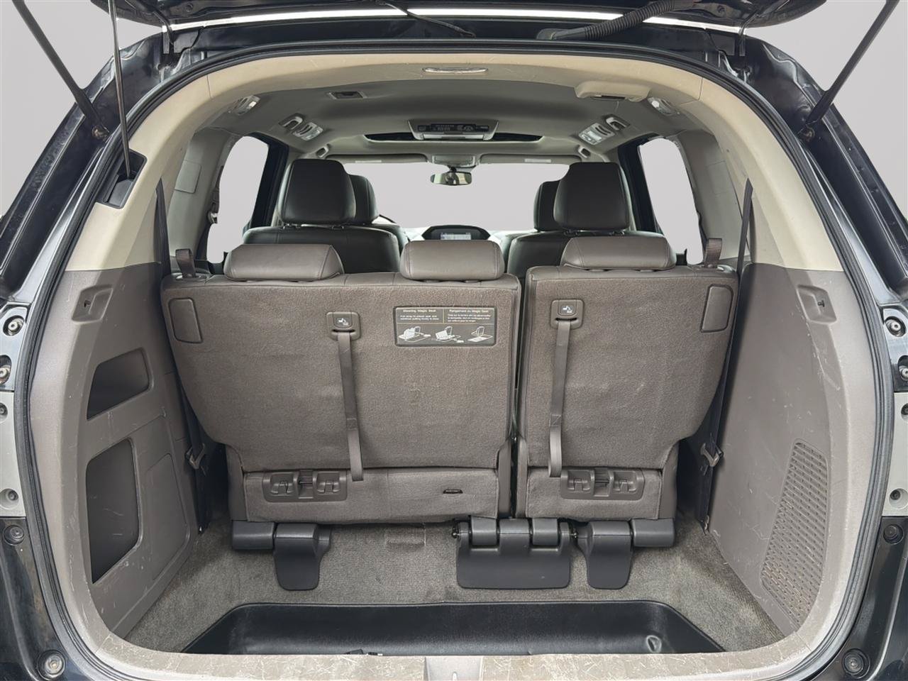 Used 2016 Honda Odyssey Touring Elite image 31