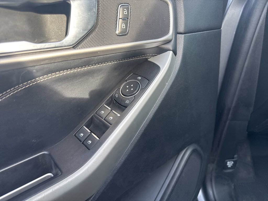 Certified 2022 Ford Explorer XLT w/ Equipment Group 202A image 7