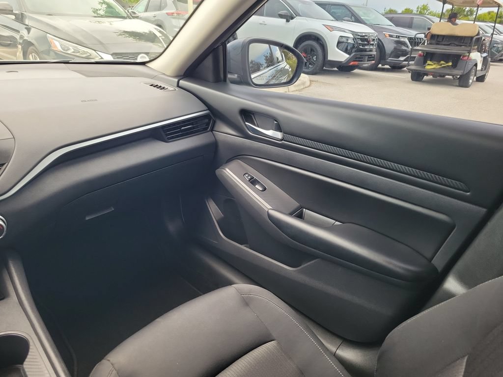 Used 2022 Nissan Altima 2.5 S FWD image 14