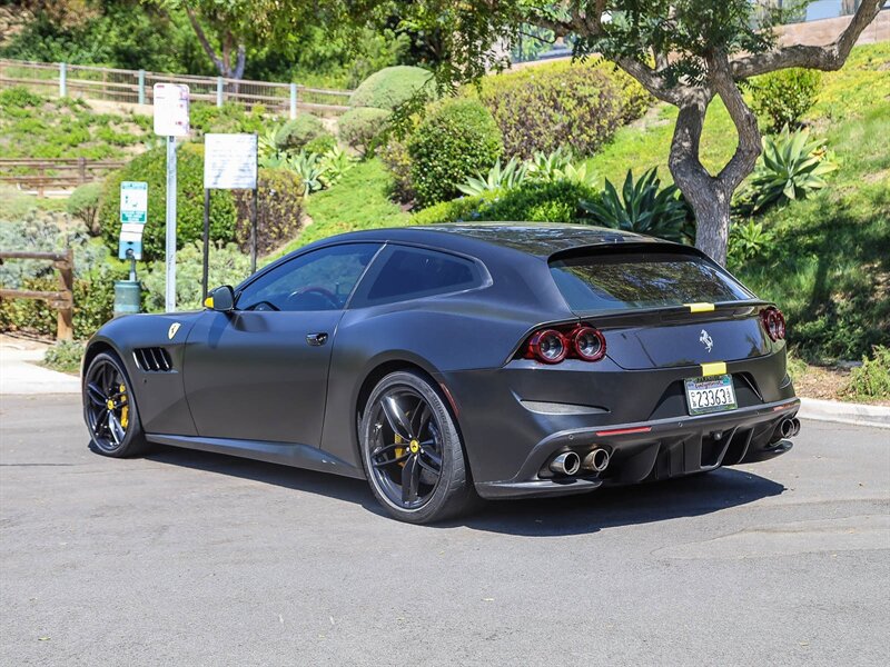 Used 2017 Ferrari GTC4Lusso AWD/4WD image 23