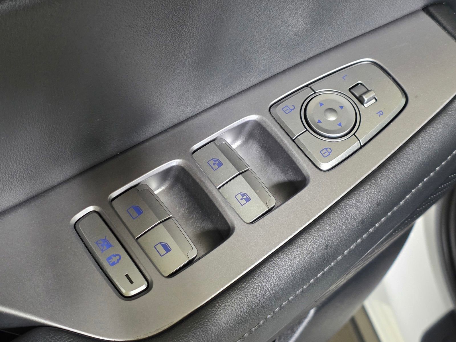 Used 2022 Hyundai Palisade SEL w/ 8P Bench Seat Package FWD image 22