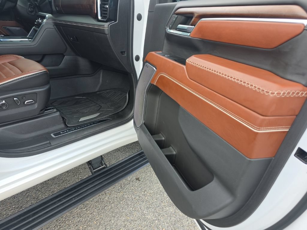 Used 2024 GMC Sierra 2500 Denali Ultimate AWD/4WD image 10