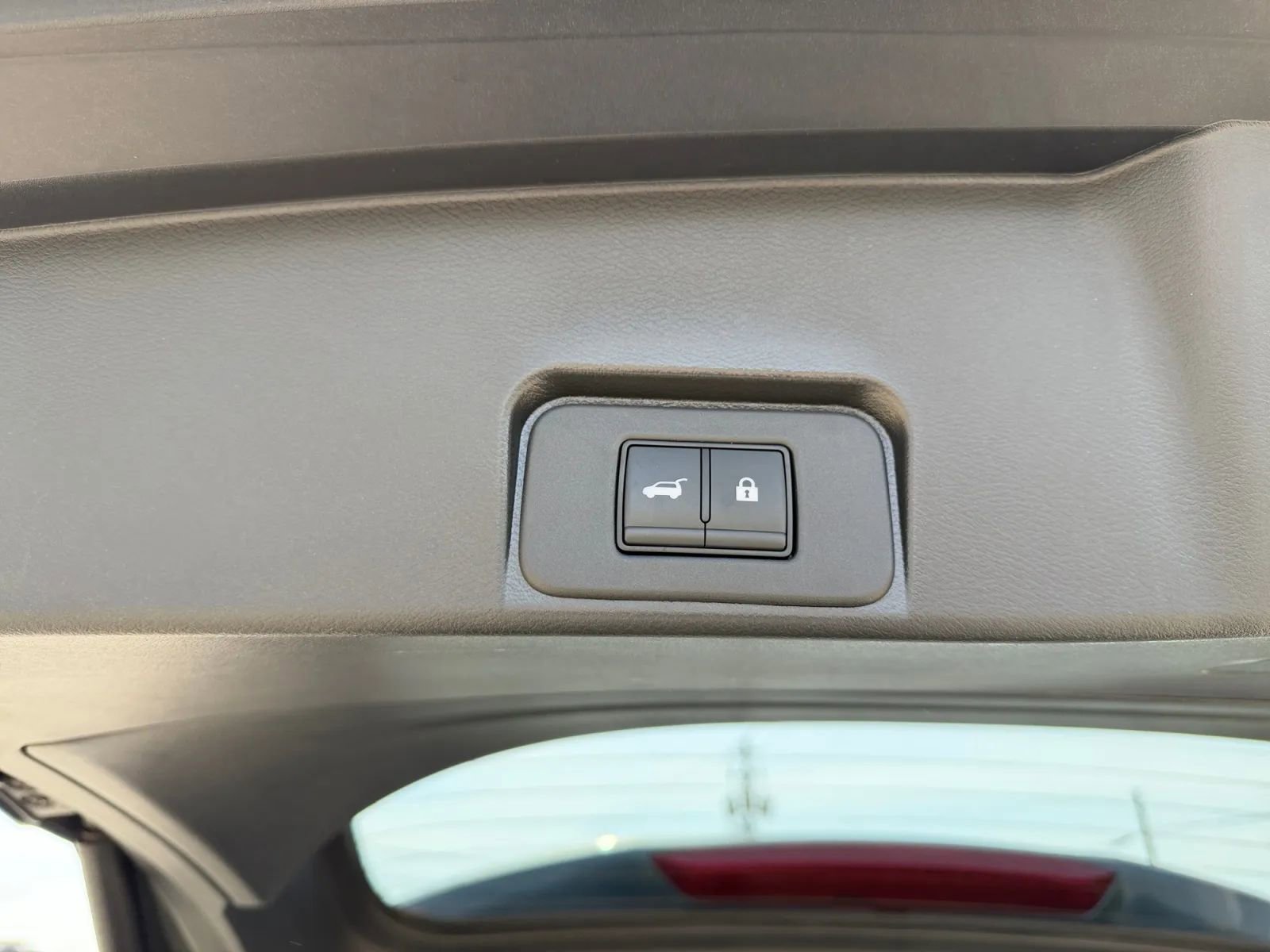 Used 2023 Nissan Rogue SL w/ SL Premium Package image 30