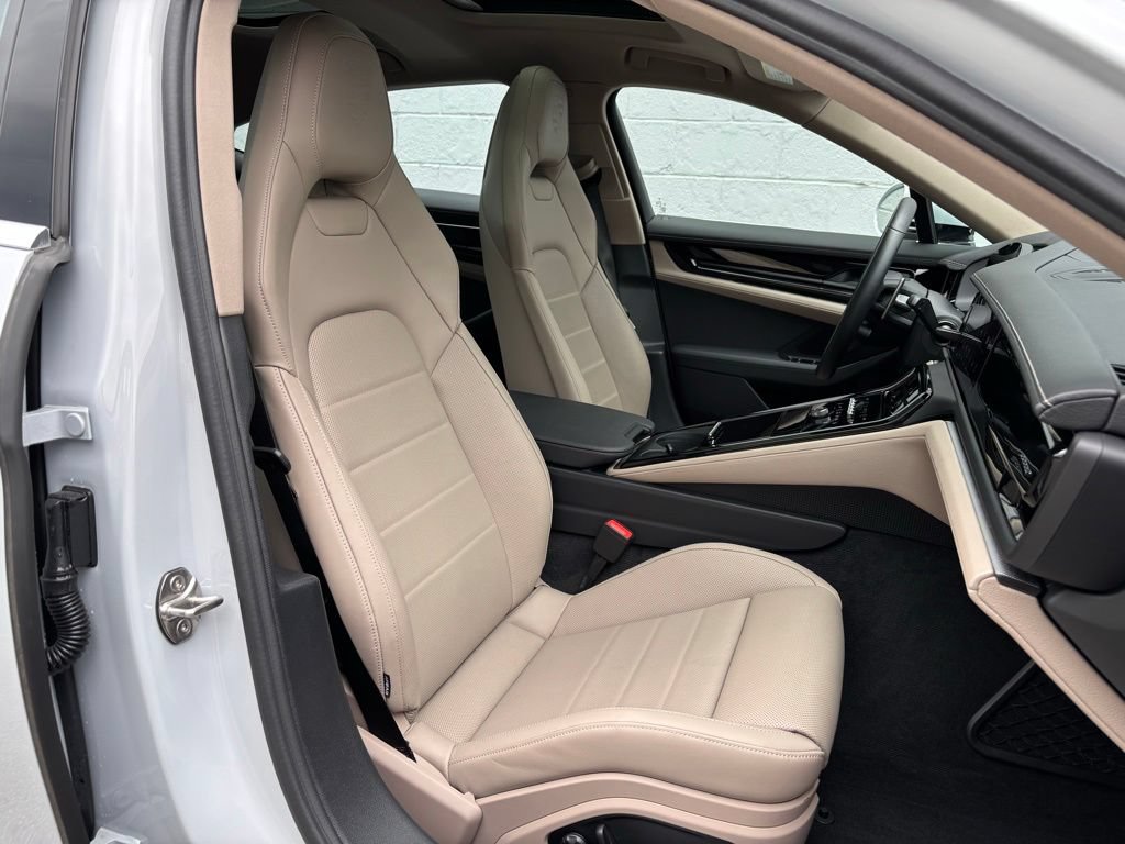 Certified 2025 Porsche Panamera 4 AWD/4WD image 19