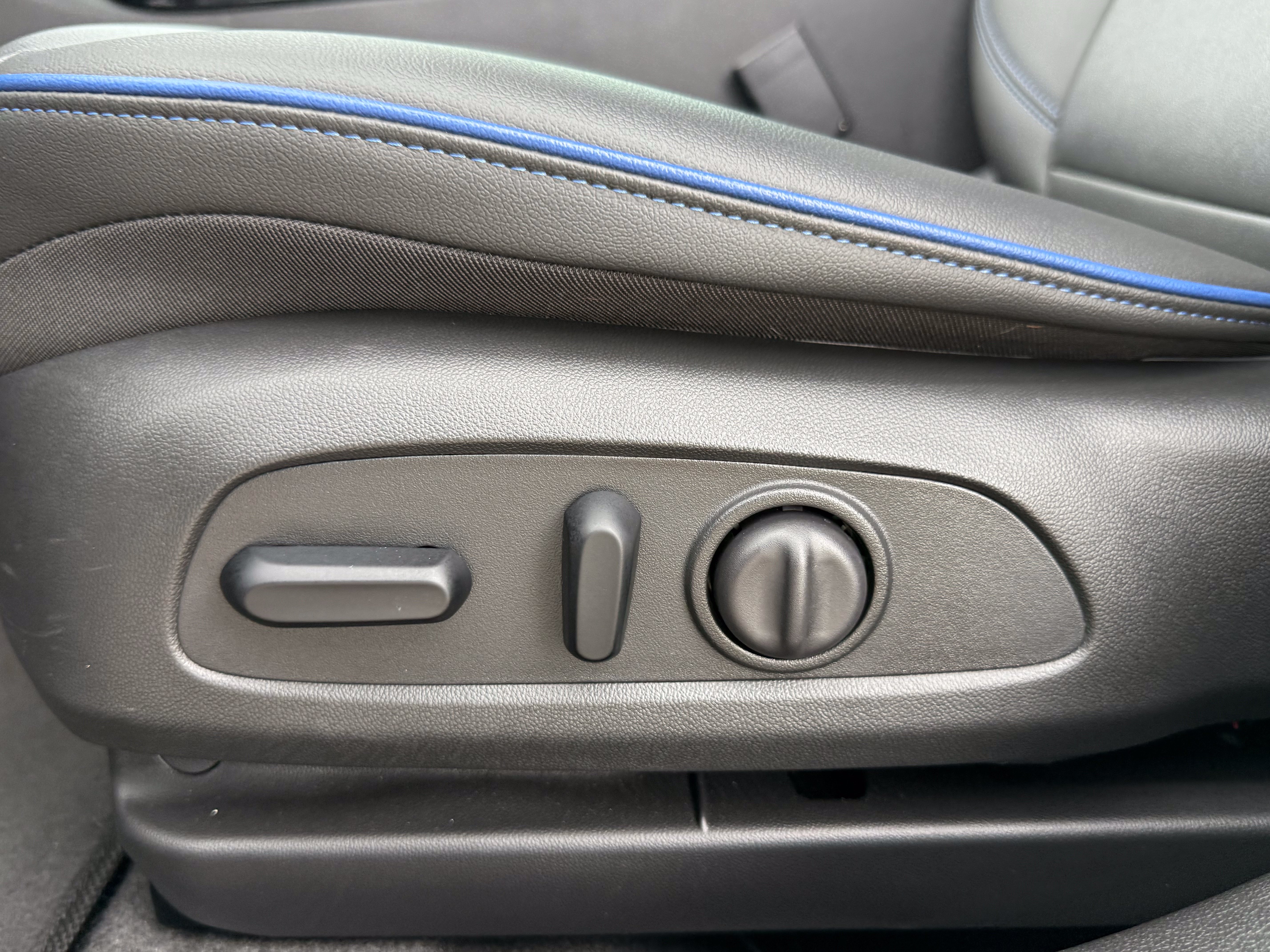 Used 2024 Buick Envista Sport Touring w/ Convenience I Package FWD image 25