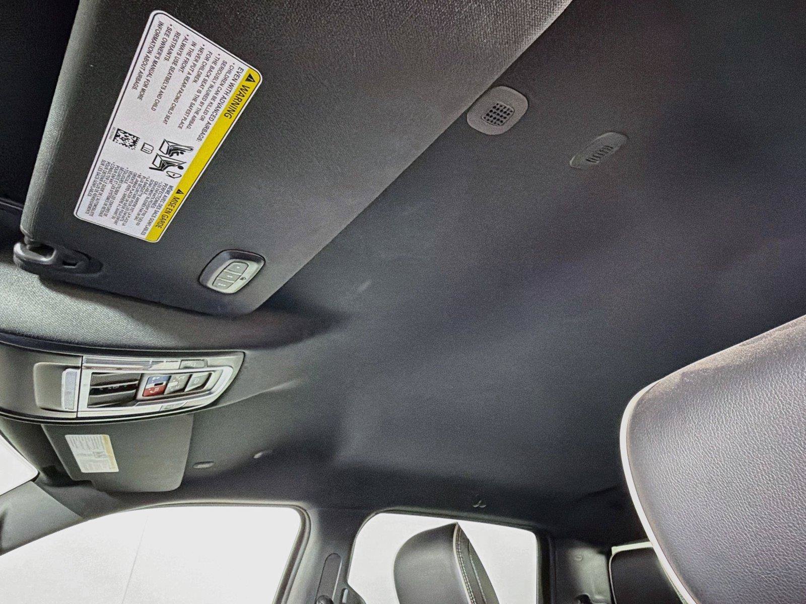 Used 2023 RAM 1500 Laramie AWD/4WD image 5