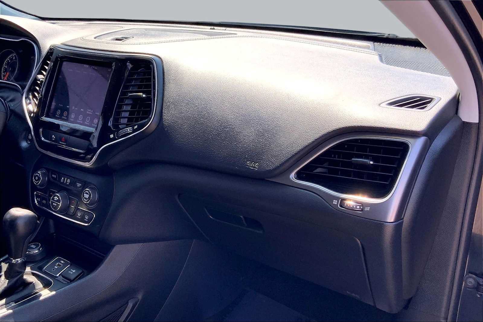 Used 2020 Jeep Cherokee Limited AWD/4WD image 18