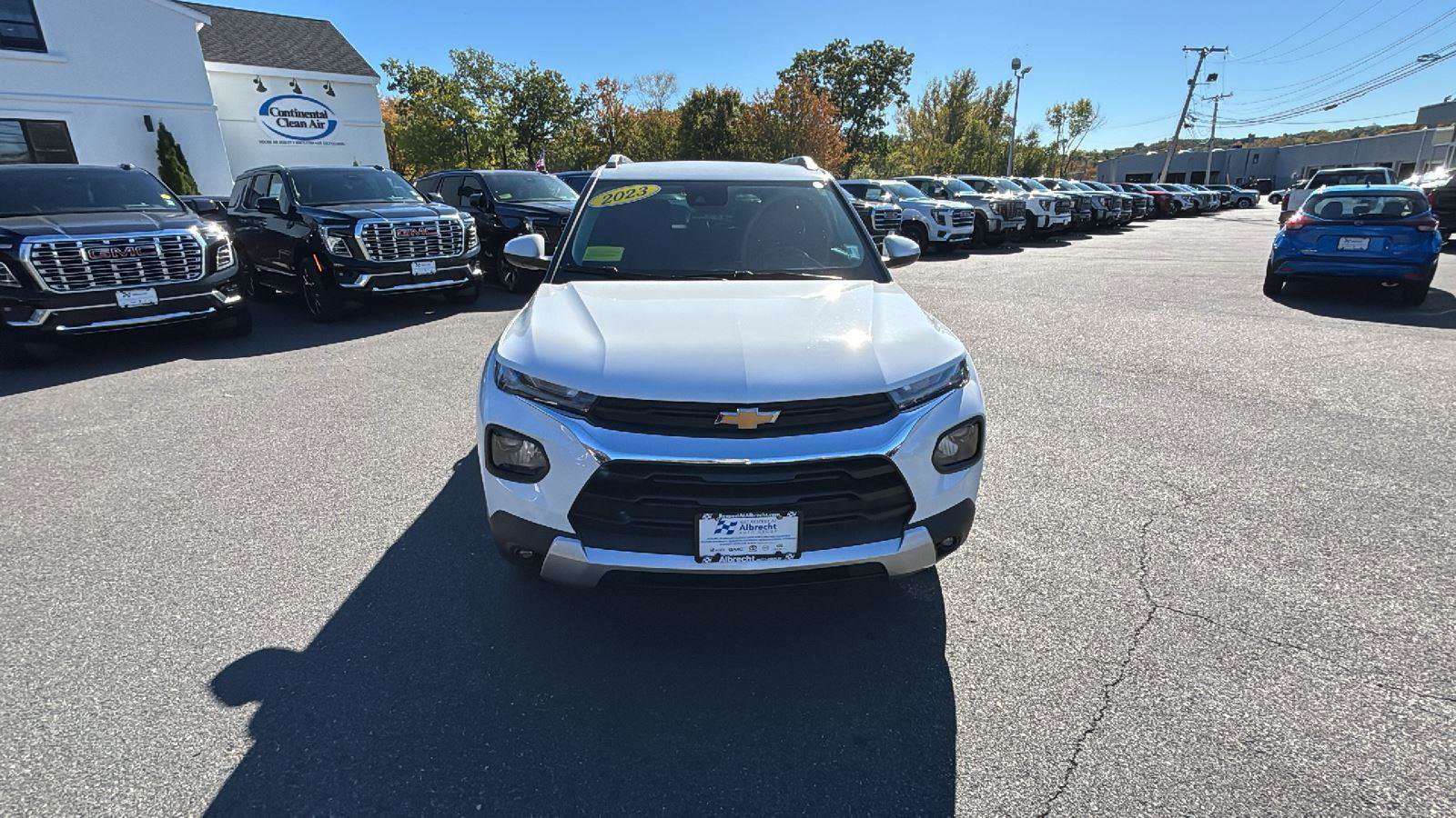 Certified 2023 Chevrolet TrailBlazer LT w/ Convenience Package image 2