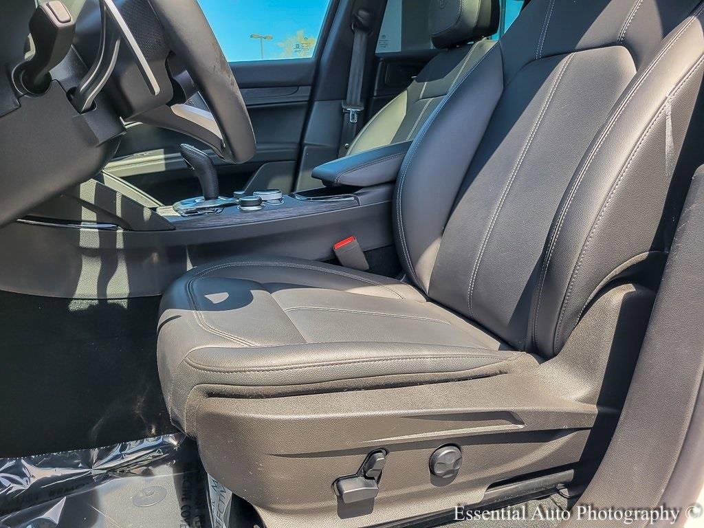 Used 2024 Alfa Romeo Stelvio Sprint image 8