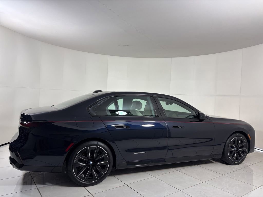 Used 2024 BMW 760i xDrive w/ Executive Package image 6