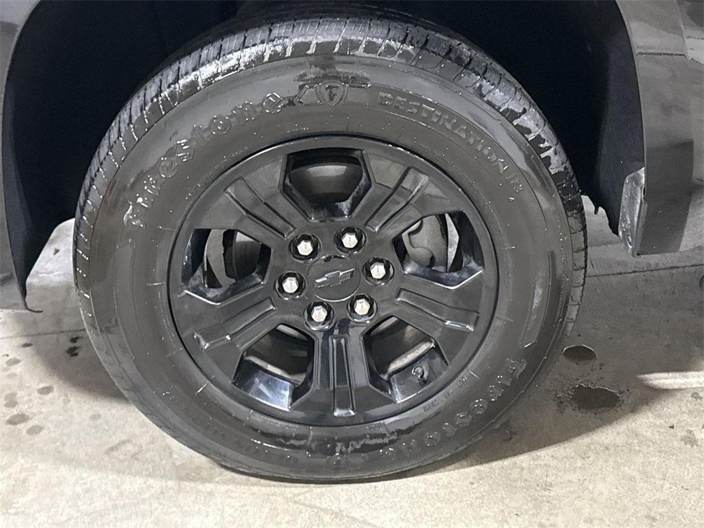 Used 2017 Chevrolet Suburban LT w/ Luxury Package image 26