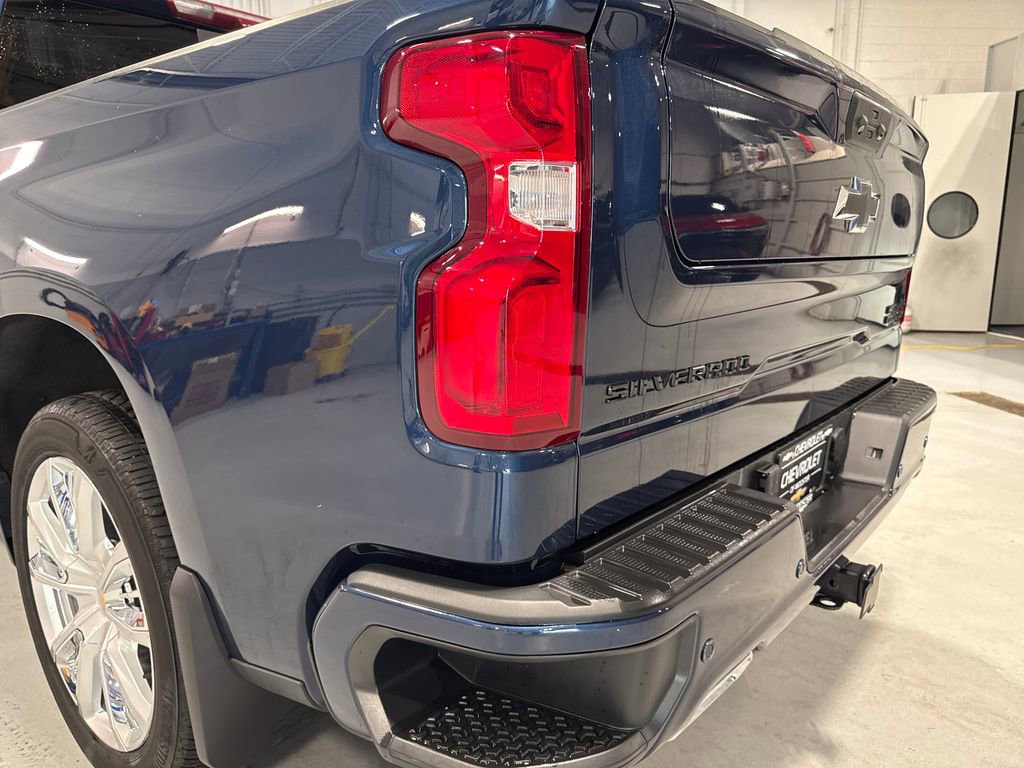 Used 2023 Chevrolet Silverado 1500 High Country w/ High Country Premium Package AWD/4WD image 61
