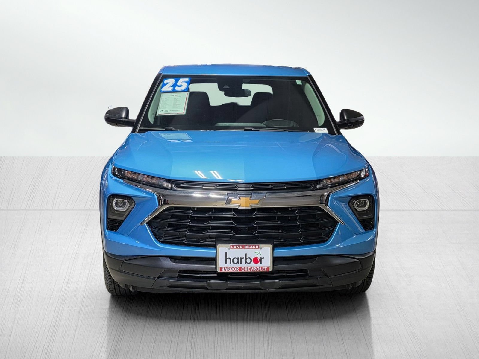 Used 2025 Chevrolet TrailBlazer LS FWD image 2