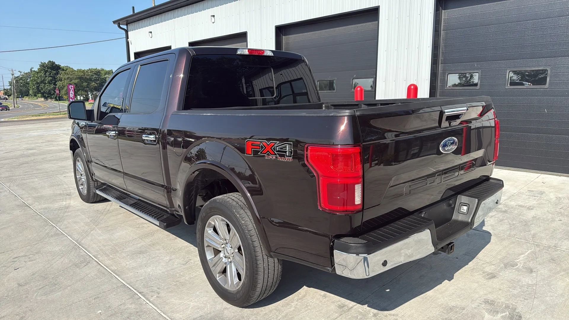 Used 2019 Ford F150 Lariat w/ Equipment Group 502A Luxury image 2