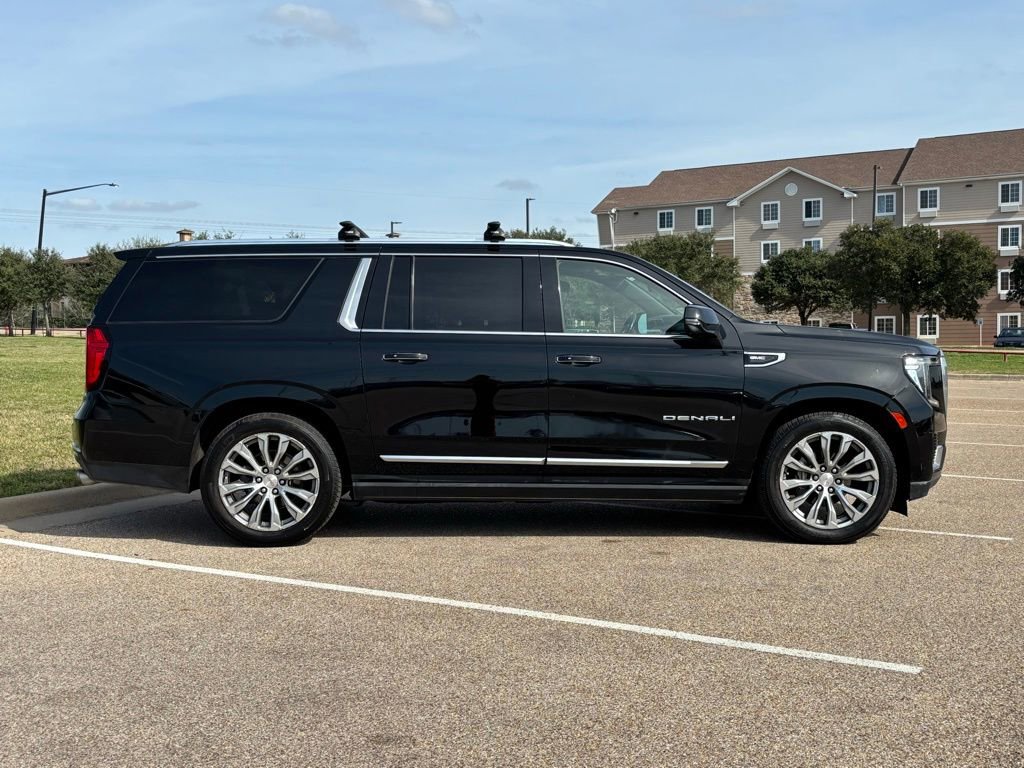 Used 2021 GMC Yukon XL Denali w/ Denali Ultimate Package image 5