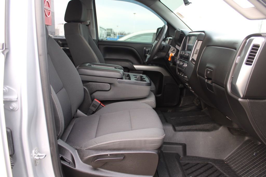 Used 2018 Chevrolet Silverado 1500 LT w/ All Star Edition image 18