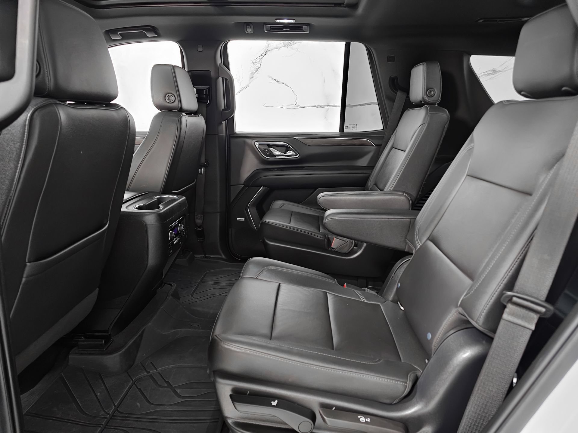 Used 2022 Chevrolet Tahoe Z71 w/ Luxury Package AWD/4WD image 28