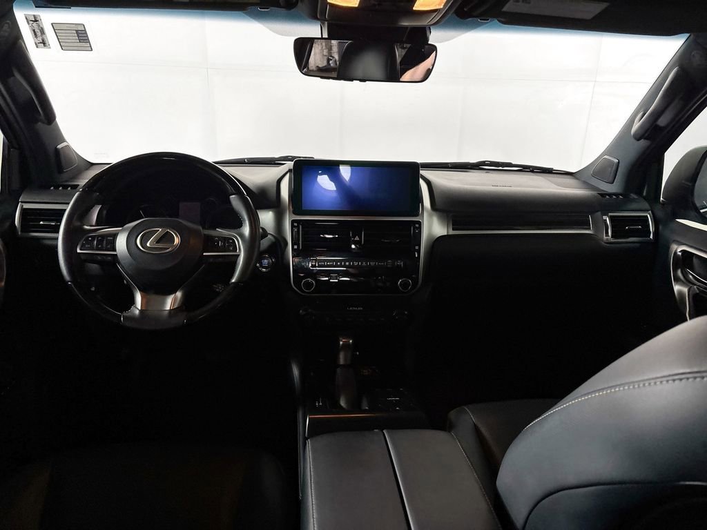 Used 2023 Lexus GX 460 Luxury w/ Sport Design Package AWD/4WD image 12