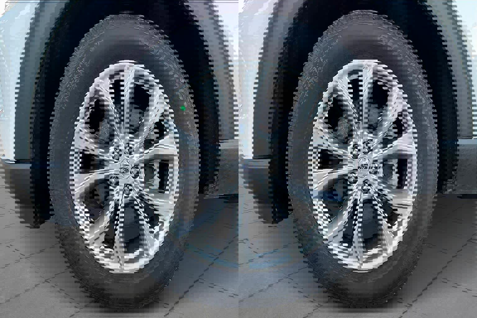 Used 2023 Ford Explorer Limited image 12