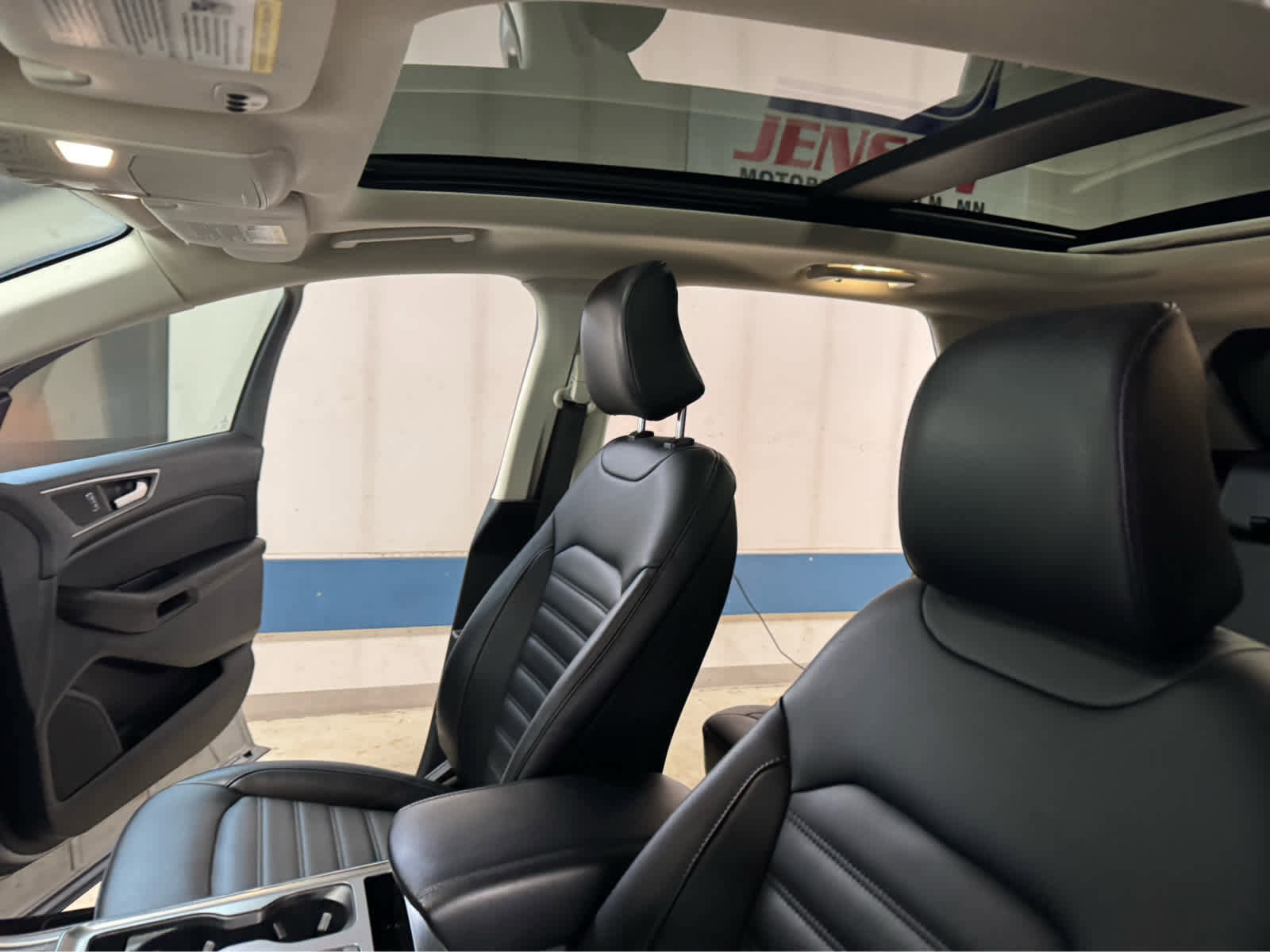 Used 2022 Ford Edge SEL w/ Convenience Package AWD/4WD image 16