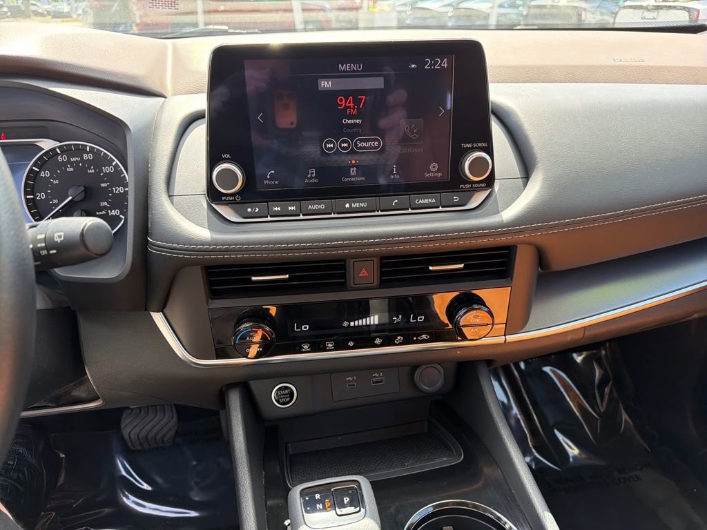 Certified 2023 Nissan Rogue SV image 25