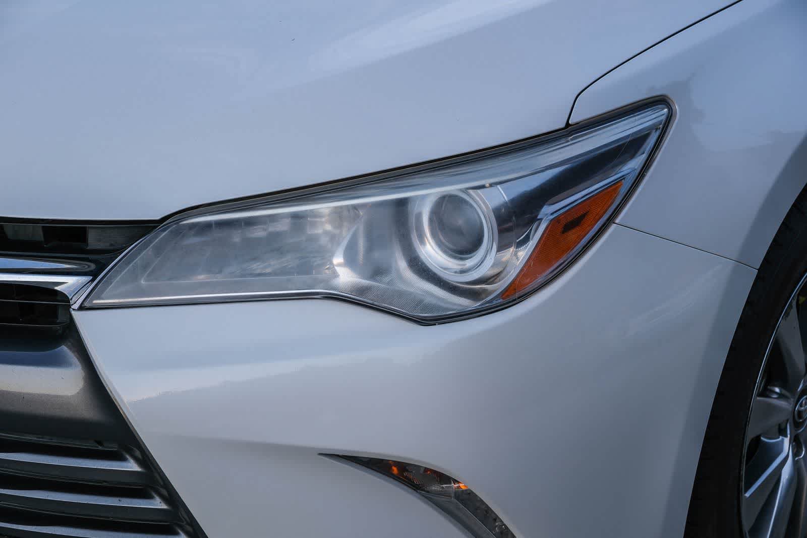 Used 2017 Toyota Camry XLE w/ Moonroof Package FWD image 12