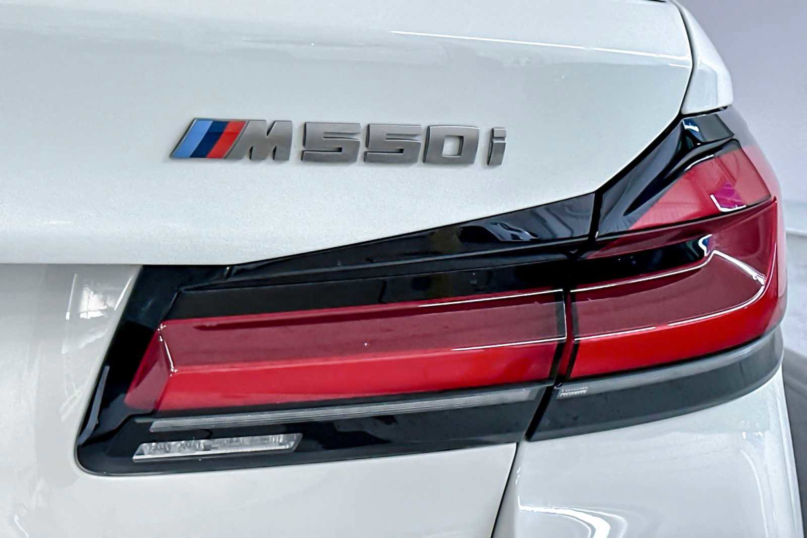 Used 2023 BMW M550i xDrive image 27