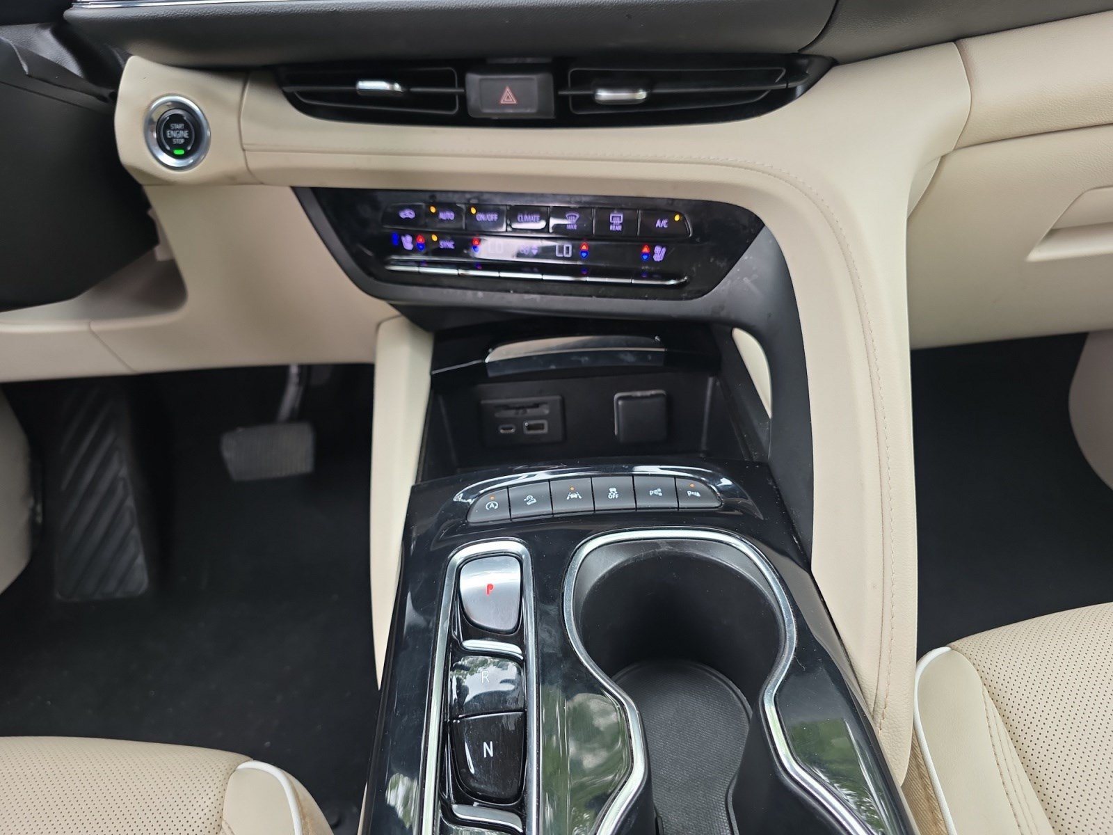 Used 2023 Buick Envision Avenir AWD/4WD image 13
