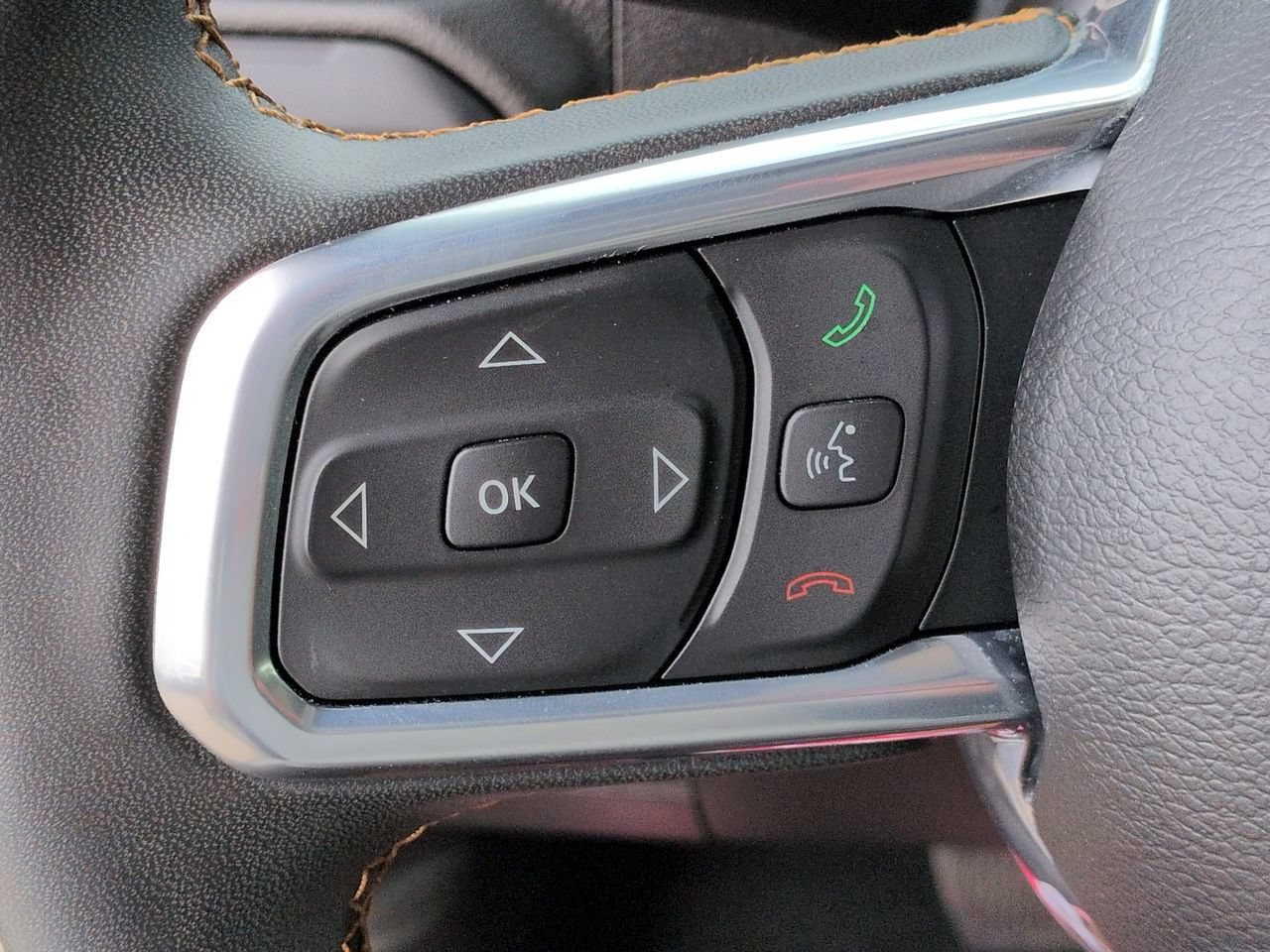 Used 2023 Jeep Gladiator Overland AWD/4WD image 25