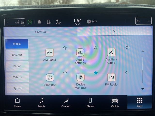 Used 2024 Chrysler Pacifica Touring-L image 4