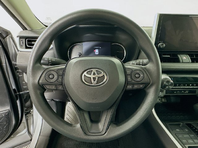 Used 2023 Toyota RAV4 XLE AWD/4WD image 11