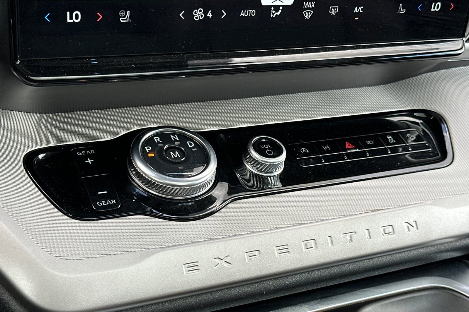 Certified 2025 Ford Expedition Active image 20