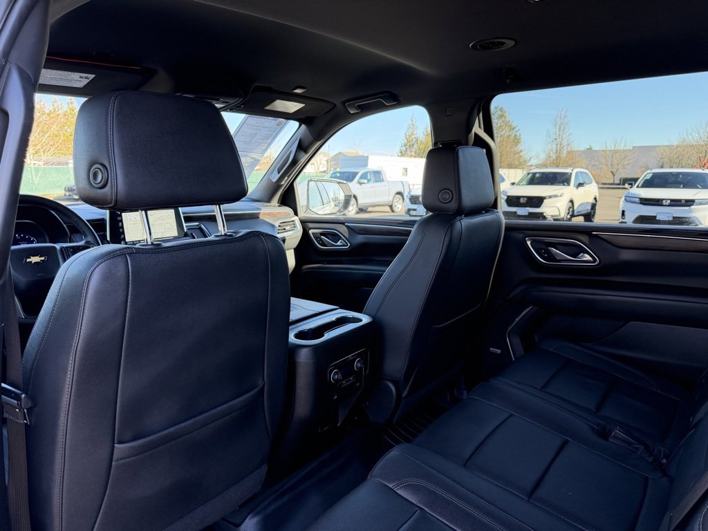Used 2023 Chevrolet Suburban LT image 32