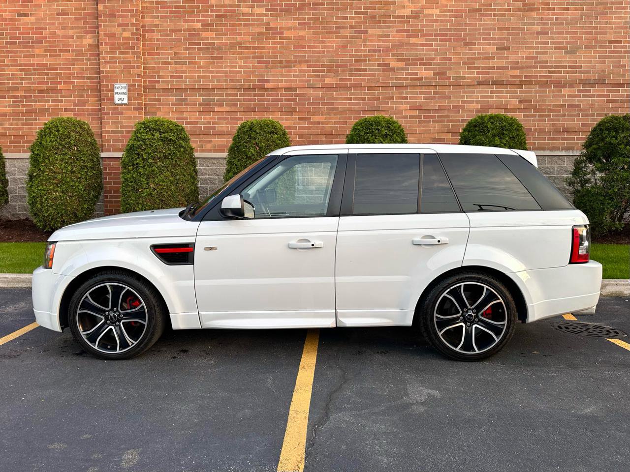Used 2013 Land Rover Range Rover Sport GT Limited Edition AWD/4WD image 2