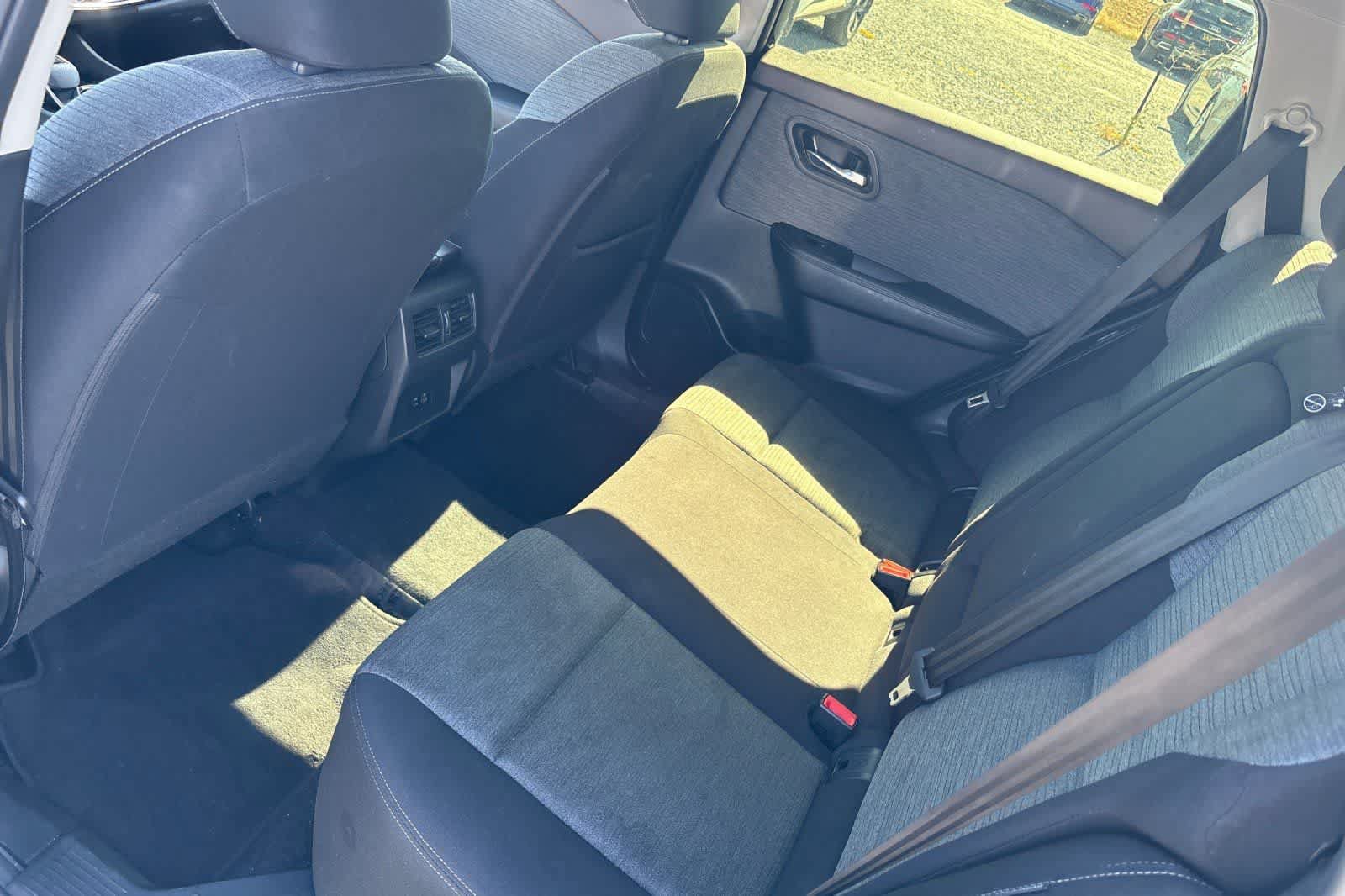 Certified 2023 Nissan Rogue SV FWD image 5