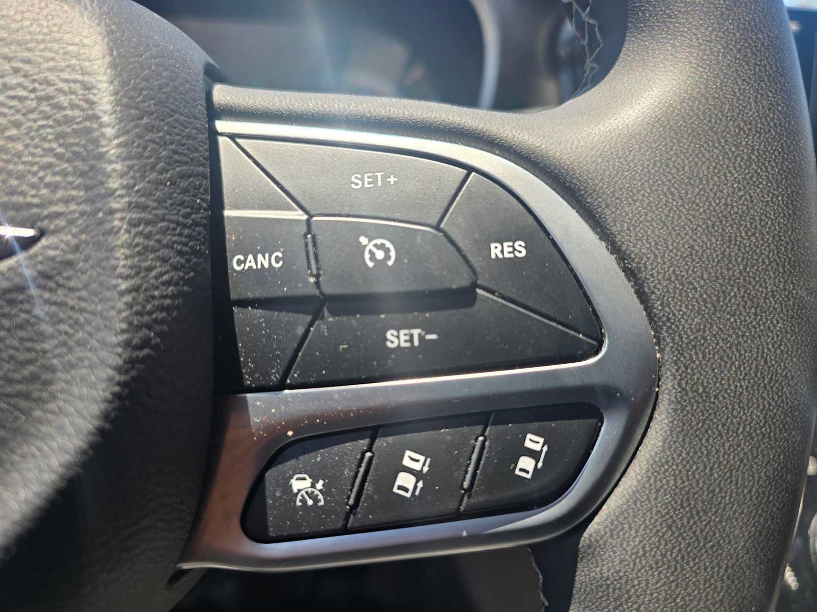 Used 2023 Chrysler Pacifica Touring-L FWD image 32