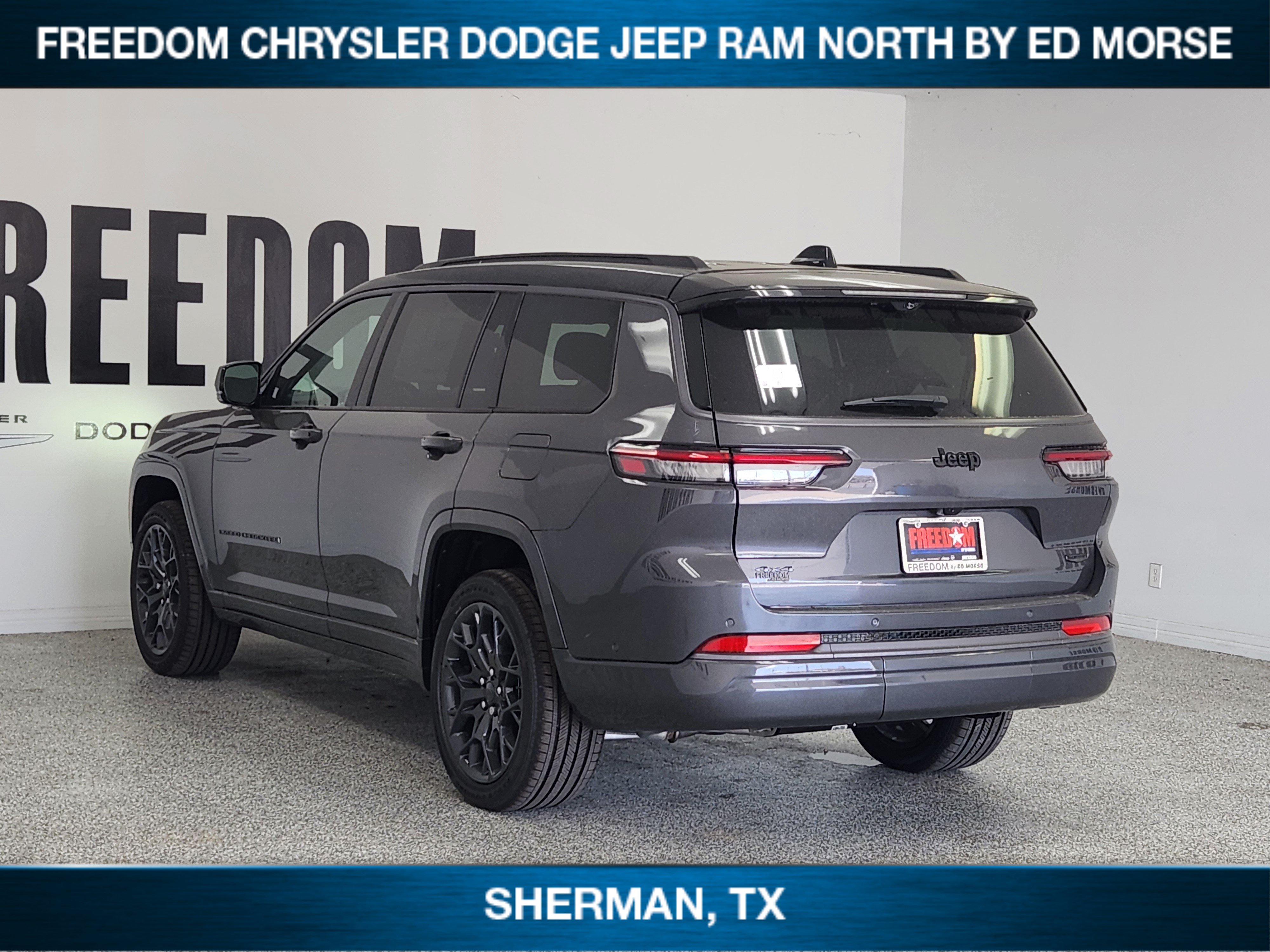 New 2026 Jeep Grand Cherokee L Summit w/ Obsidian Package AWD/4WD image 3