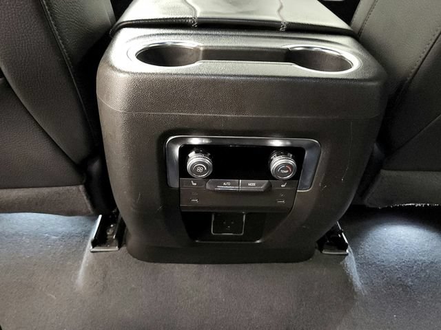 Used 2025 GMC Yukon XL Denali AWD/4WD image 25