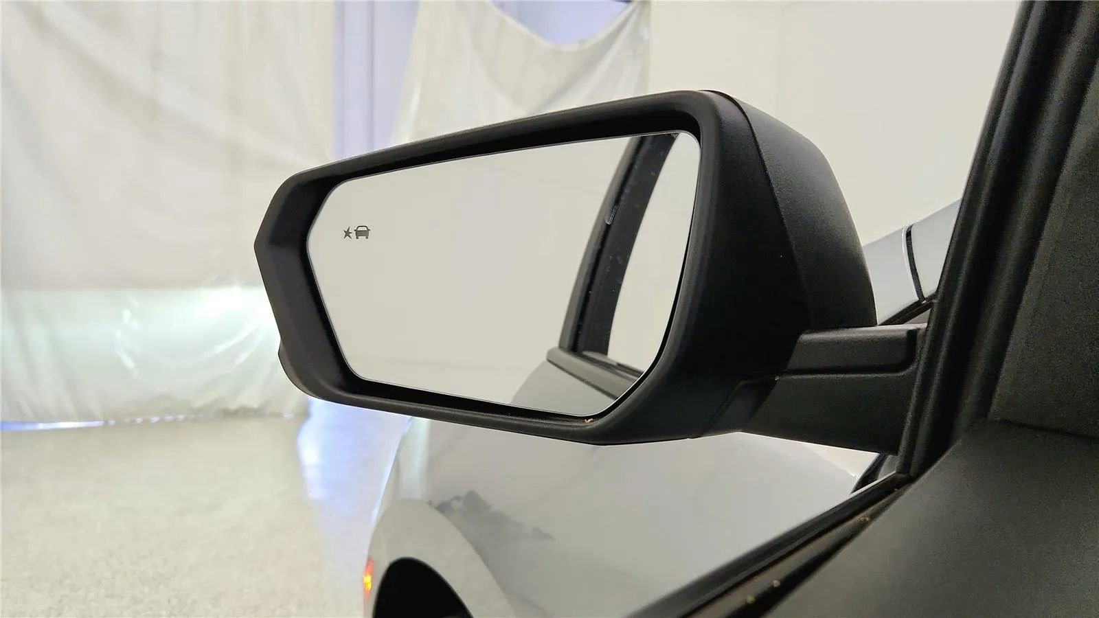 Used 2023 Chevrolet Equinox LS w/ Driver Confidence II Package AWD/4WD image 28