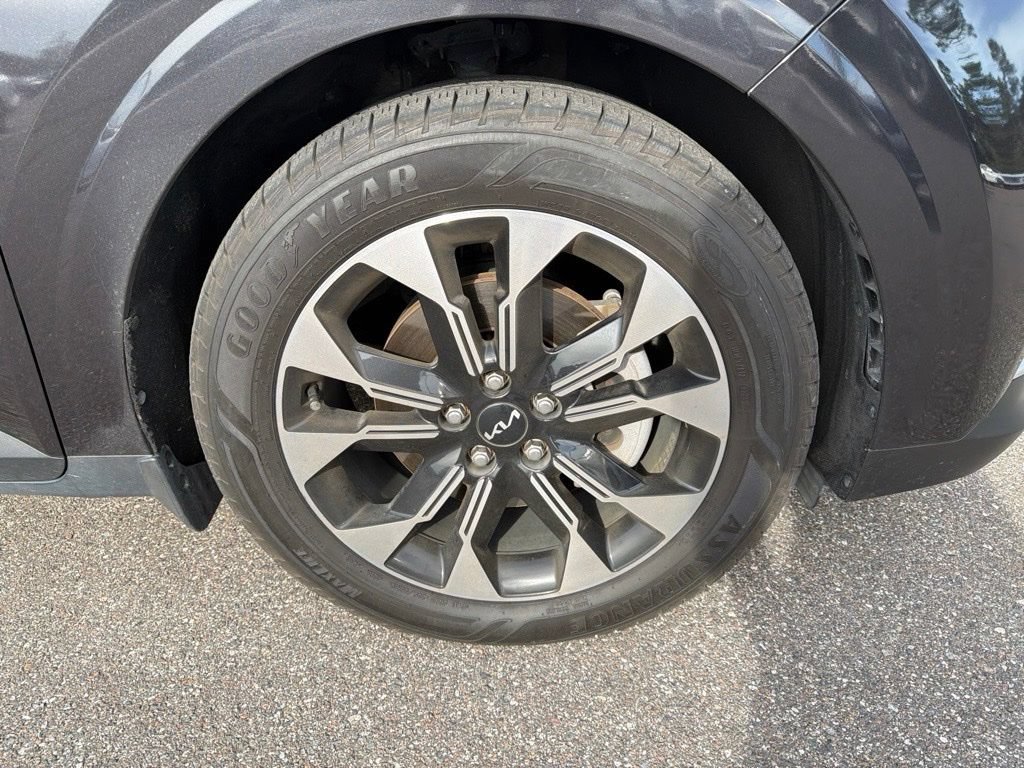 Certified 2023 Kia Carnival EX FWD image 27