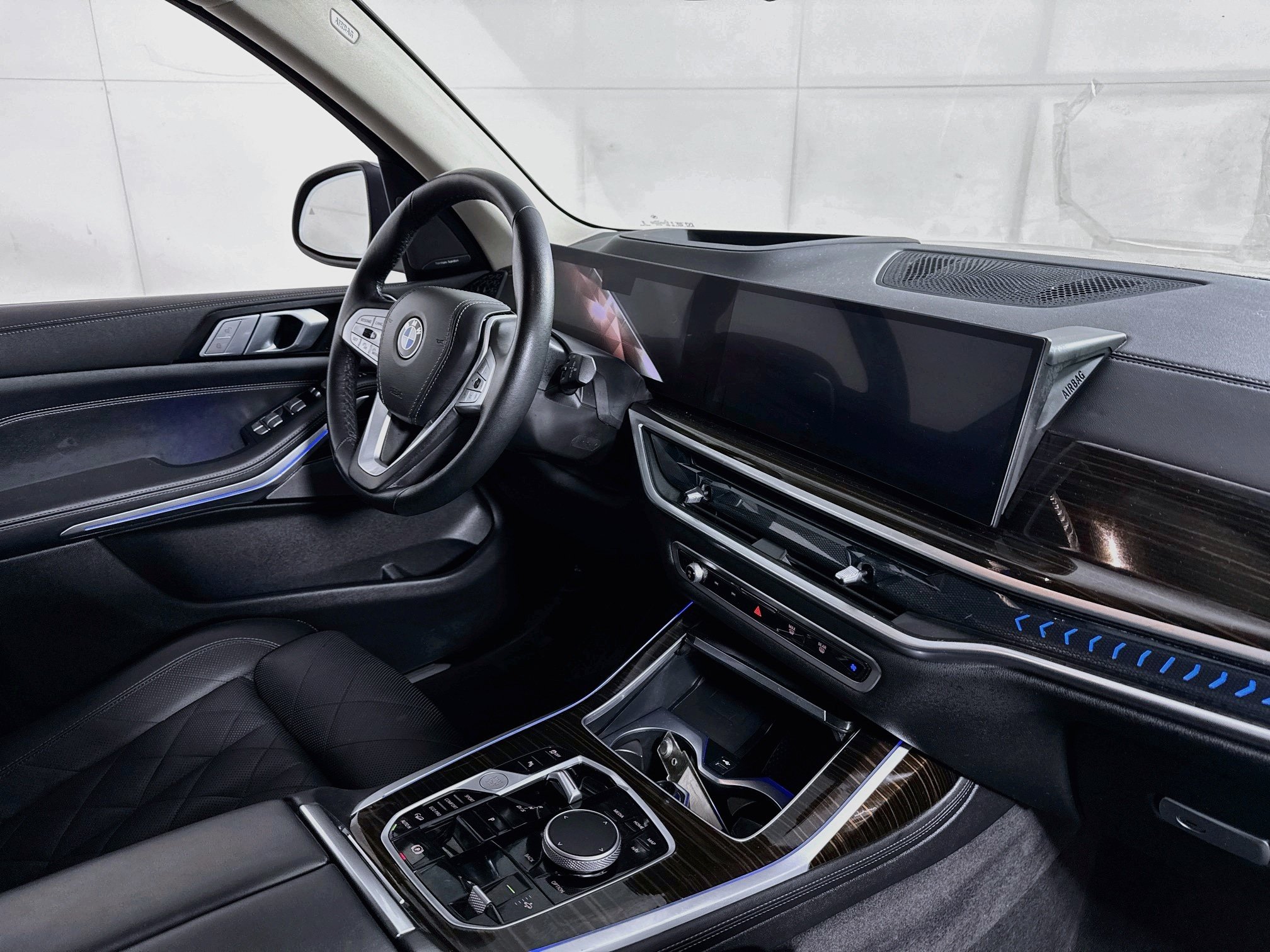 Used 2026 BMW X7 xDrive40i w/ Premium Package AWD/4WD image 30
