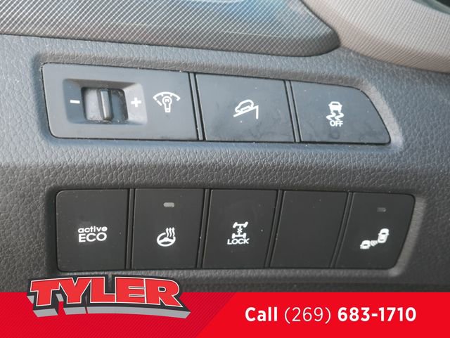 Used 2015 Hyundai Santa Fe Sport w/ Option Group 04 AWD/4WD image 24
